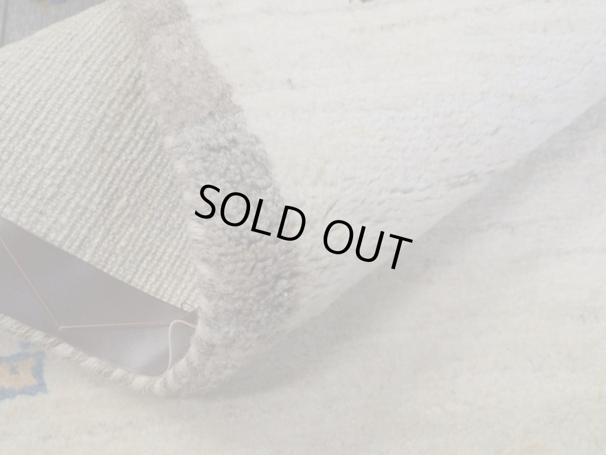 画像16: 新品 ペルシャ ギャッベ 玄関 マット 90cm サイズ 91 x 61 cm C104 肉厚 ウール ハンドメイド ギャベ 手織り トライバル ラグ 天然 敷物 カーペット クリーム 灰 動物 生命の樹 玄関ドアマットのアクセントに (16)