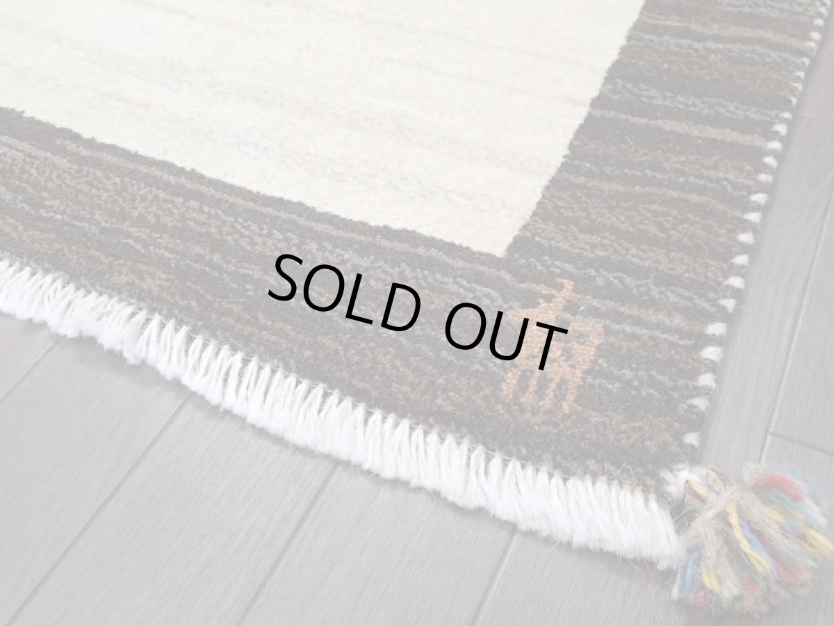 画像12: 新品 ペルシャ ギャッベ 玄関 マット 90cm サイズ 89 x 62 cm C92 肉厚 ウール ハンドメイド ギャベ 手織り トライバル ラグ 天然 敷物 カーペット こげ茶 グレー クリーム 鹿 玄関ドアマットのアクセントに (12)