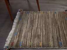 画像1: 新品 ペルシャ ギャッベ 玄関 マット 90cm サイズ 80 x 64 cm C99 肉厚 ウール ハンドメイド ギャベ 手織り トライバル ラグ 天然 敷物 カーペット 茶 灰 マルチカラー 鹿 玄関ドアマットのアクセントに (1)