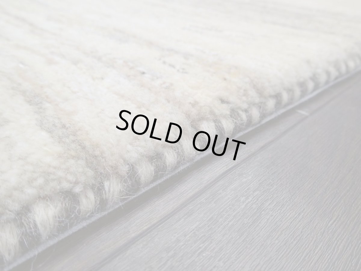 画像13: 新品 ペルシャ ギャッベ 玄関 マット 90cm サイズ 91 x 57 cm C110 肉厚 ウール ハンドメイド ギャベ 手織り トライバル ラグ 天然 敷物 カーペット 生成り クリーム 赤 動物 生命の樹 玄関ドアマットのアクセントに (13)