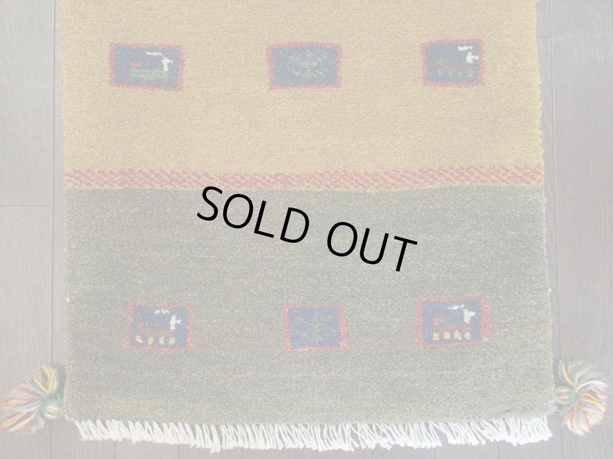 画像10: 新品 ペルシャ ギャッベ 玄関 マット 90cm サイズ 86 x 58 cm C112 肉厚 ウール ハンドメイド ギャベ 手織り トライバル ラグ 天然 敷物 カーペット 藍 紺 黄土色 緑 動物 生命の樹 玄関ドアマットのアクセントに (10)