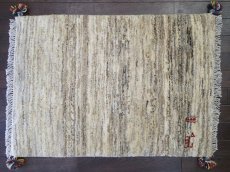 画像3: 新品 ペルシャ ギャッベ 玄関 マット 90cm サイズ 87 x 62 cm C111 肉厚 ウール ハンドメイド ギャベ 手織り トライバル ラグ 天然 敷物 カーペット 生成り クリーム 赤 動物 生命の樹 玄関ドアマットのアクセントに (3)