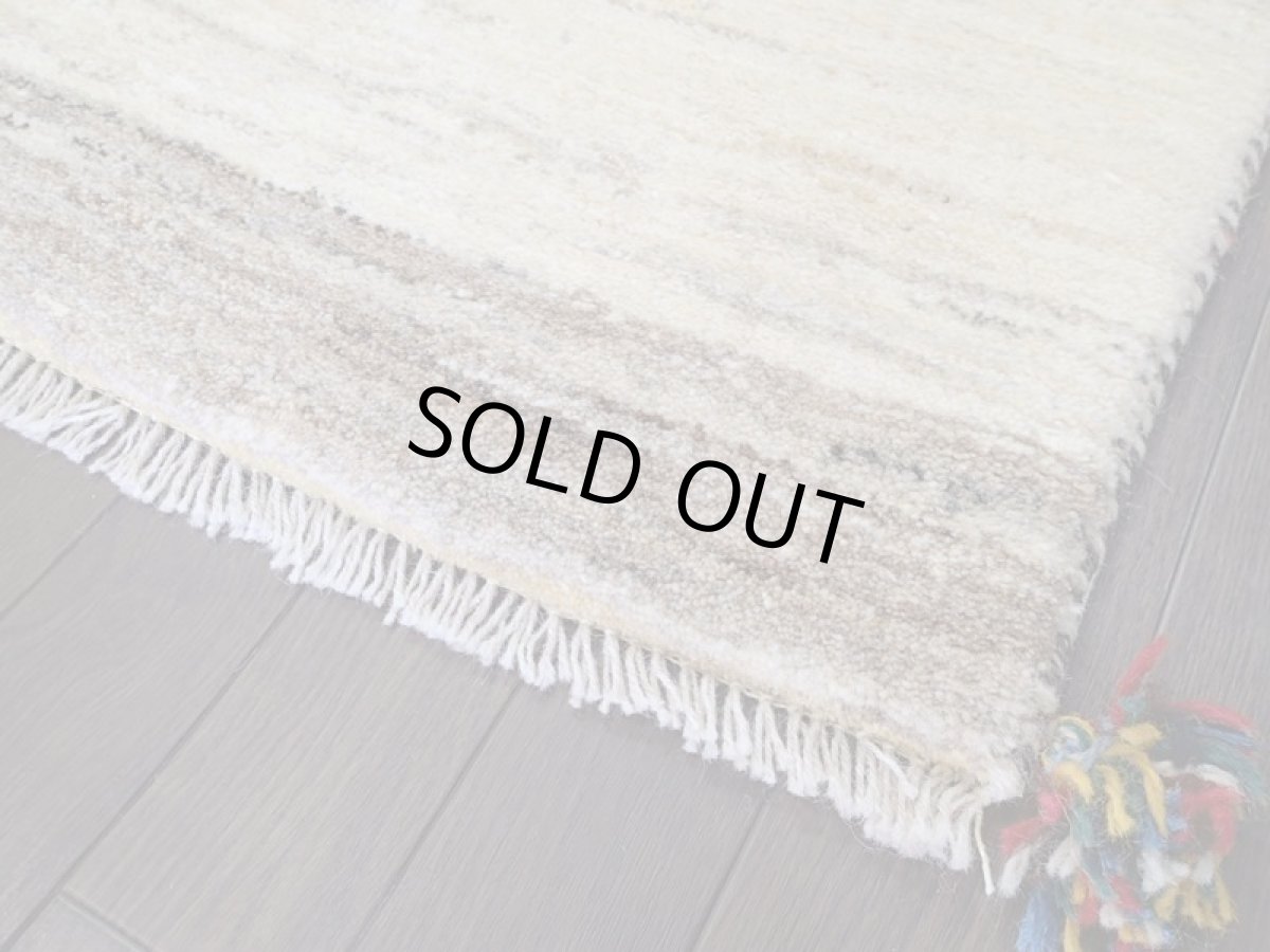 画像12: 新品 ペルシャ ギャッベ 玄関 マット 90cm サイズ 91 x 57 cm C110 肉厚 ウール ハンドメイド ギャベ 手織り トライバル ラグ 天然 敷物 カーペット 生成り クリーム 赤 動物 生命の樹 玄関ドアマットのアクセントに (12)