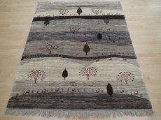 画像2: 新品 ペルシャ ギャッベ 2.5m リビング ダイニング 3帖 3人掛けソファ サイズ 250 x 210 cm n3 ハンドメイド ギャベ 手織り トライバル ラグ 天然 ウール 敷物 マット カーペット クリーム 茶 灰 動物 鹿 風景 (2)