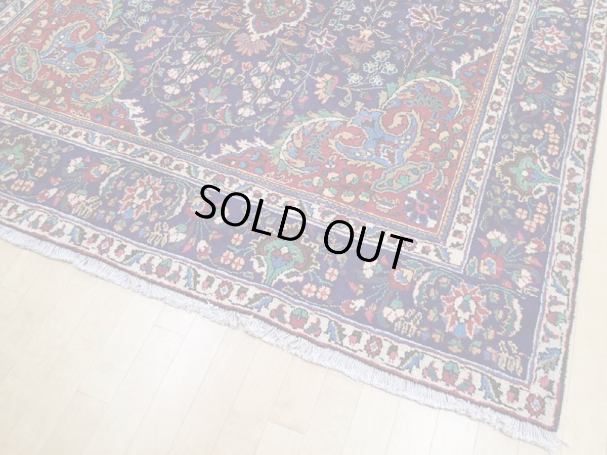 画像11: 良品 オールド ペルシャ 絨毯 タブリーズ リビング ダイニング 大判 3m 6畳 3人掛けソファ サイズ  305 x 205 cm z156 手織り トライバル ラグ 天然 ウール 敷物 マット カーペット 青 メダリオン 草木 花 柄 ヴィンテージ ビンテージ OLD (11)