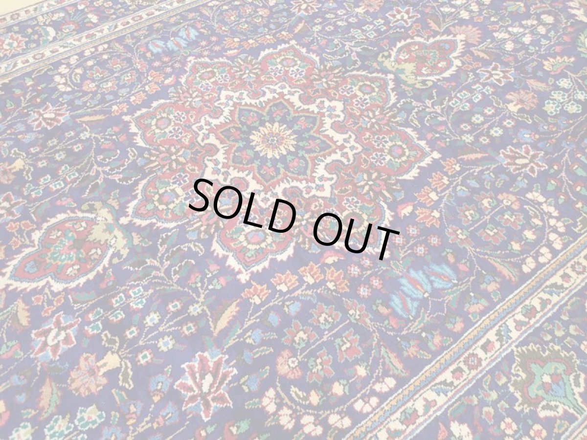 画像10: 良品 オールド ペルシャ 絨毯 タブリーズ リビング ダイニング 大判 3m 6畳 3人掛けソファ サイズ  305 x 205 cm z156 手織り トライバル ラグ 天然 ウール 敷物 マット カーペット 青 メダリオン 草木 花 柄 ヴィンテージ ビンテージ OLD (10)