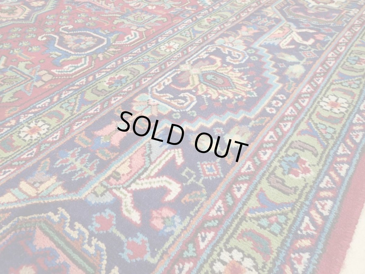 画像13: 良品 オールド ペルシャ 絨毯 タブリーズ リビング ダイニング 大判 3.5m 6畳 3人掛けソファ サイズ  340 x 245 cm z132 手織り トライバル ラグ 天然 ウール 敷物 マット カーペット 赤 メダリオン 草木 花 柄 ヴィンテージ ビンテージ OLD (13)