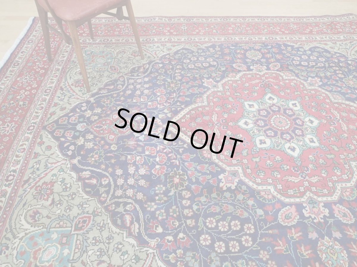 画像2: 良品 オールド ペルシャ 絨毯 タブリーズ リビング ダイニング 大判 3.5m 6畳 3人掛けソファ サイズ  344 x 251 cm z104 手織り トライバル ラグ 天然 ウール 敷物 マット カーペット 赤 紺 メダリオン 草木 花 柄 ヴィンテージ ビンテージ OLD (2)