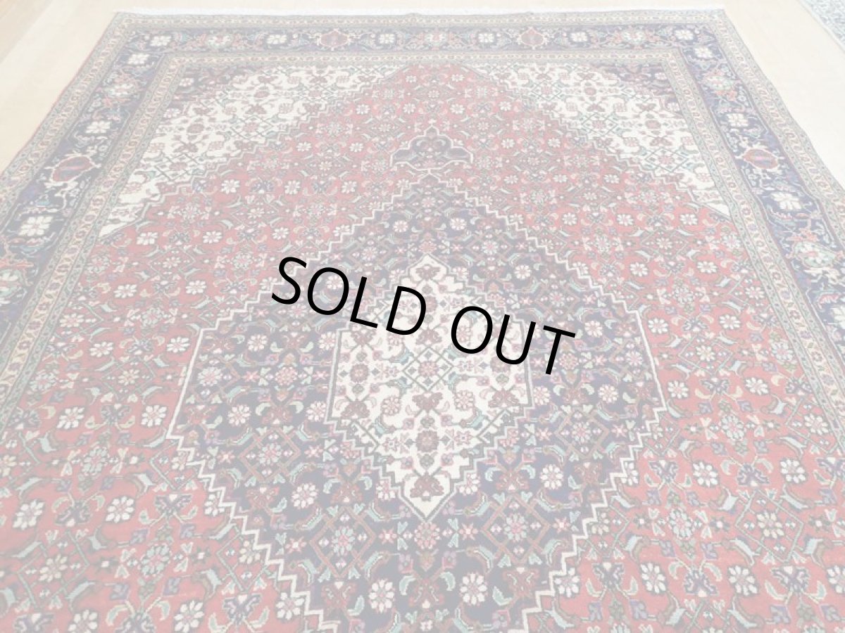 画像6: 良品 オールド ペルシャ 絨毯 タブリーズ リビング ダイニング 大判 3.7m 6〜8畳 3人掛けソファ サイズ  365 x 253 cm z139 手織り トライバル ラグ 天然 ウール 敷物 マット カーペット 紺 オレンジ 生成り メダリオン マヒ 柄 ヴィンテージ ビンテージ OLD (6)