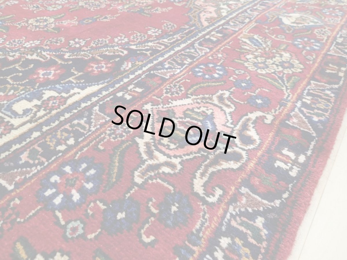 画像15: 良品 オールド ペルシャ 絨毯 タブリーズ リビング ダイニング 大判 3.5m 6畳 3人掛けソファ サイズ  345 x 227 cm z110 手織り トライバル ラグ 天然 ウール 敷物 マット カーペット 赤 メダリオン 工房名入り ヴィンテージ ビンテージ OLD (15)