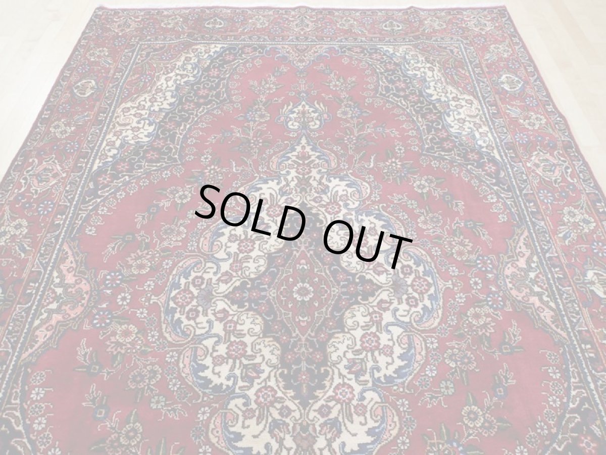 画像7: 良品 オールド ペルシャ 絨毯 タブリーズ リビング ダイニング 大判 3.5m 6畳 3人掛けソファ サイズ  345 x 227 cm z110 手織り トライバル ラグ 天然 ウール 敷物 マット カーペット 赤 メダリオン 工房名入り ヴィンテージ ビンテージ OLD (7)