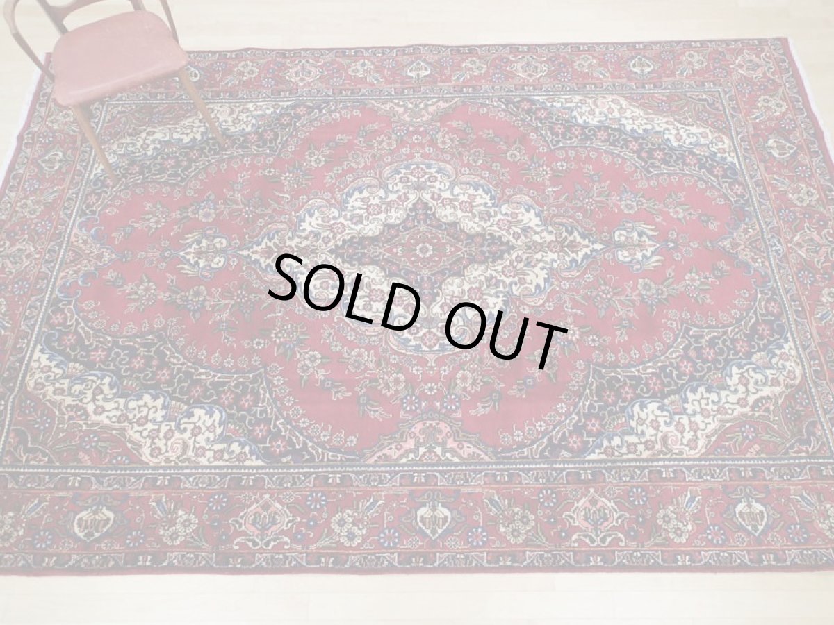 画像4: 良品 オールド ペルシャ 絨毯 タブリーズ リビング ダイニング 大判 3.5m 6畳 3人掛けソファ サイズ  345 x 227 cm z110 手織り トライバル ラグ 天然 ウール 敷物 マット カーペット 赤 メダリオン 工房名入り ヴィンテージ ビンテージ OLD (4)