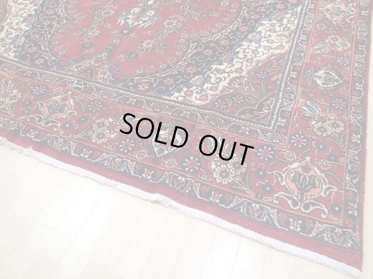 画像12: 良品 オールド ペルシャ 絨毯 タブリーズ リビング ダイニング 大判 3.5m 6畳 3人掛けソファ サイズ  345 x 227 cm z110 手織り トライバル ラグ 天然 ウール 敷物 マット カーペット 赤 メダリオン 工房名入り ヴィンテージ ビンテージ OLD (12)