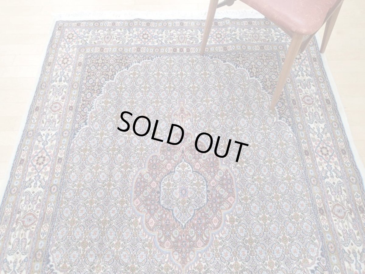 画像7: 新品 ペルシャ 絨毯 ビジャー(ムード) リビング センター サイズ 2m 6畳 2人掛け ソファ サイズ 200 x 147 cm z106 ウール シルク 天然 手織り トライバル ラグ 敷物 マット カーペット クリーム メダリオン マヒ 柄 ベッドサイドにもおすすめのサイズ (7)