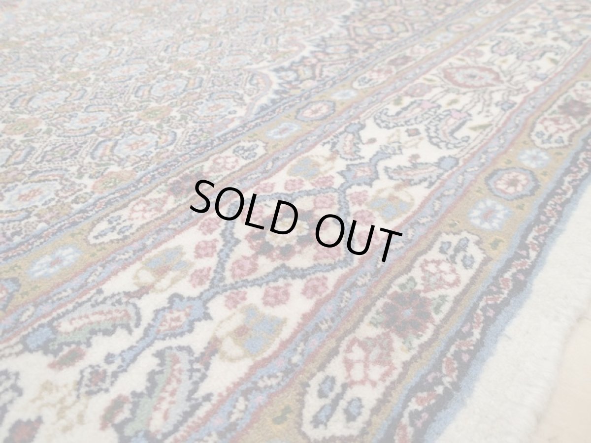 画像12: 新品 ペルシャ 絨毯 ビジャー(ムード) リビング センター サイズ 2m 6畳 2人掛け ソファ サイズ 200 x 147 cm z106 ウール シルク 天然 手織り トライバル ラグ 敷物 マット カーペット クリーム メダリオン マヒ 柄 ベッドサイドにもおすすめのサイズ (12)