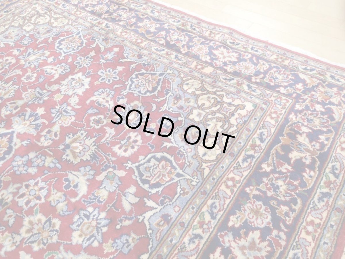 画像9: 美品 ペルシャ 絨毯 ナジャファバド リビング ダイニング 大判 3.2m 6畳 3人掛けソファ サイズ  317 x 205 cm z119 肉厚 天然 ウール 手織り トライバル ラグ 敷物 マット カーペット 赤 メダリオン 草木 花 柄 ヴィンテージ ビンテージ OLD (9)