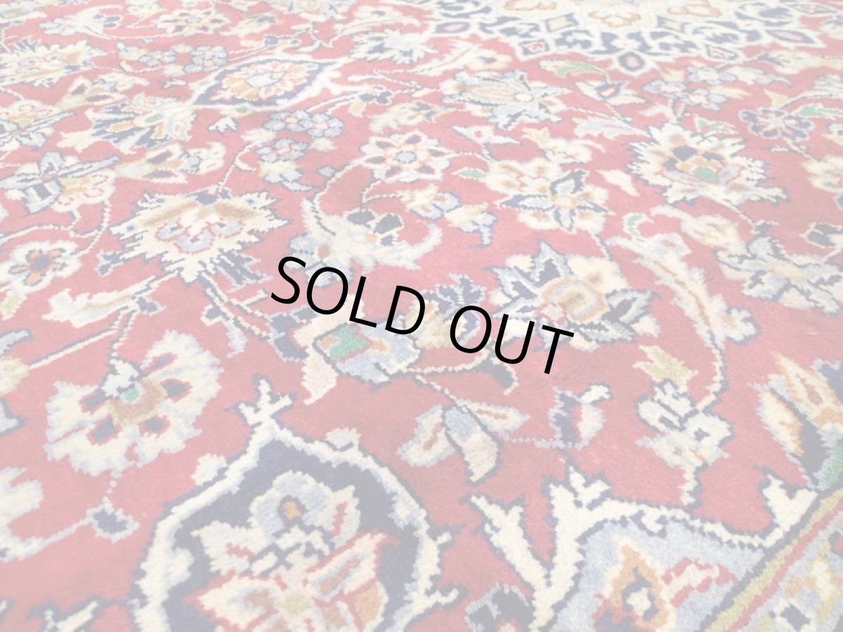 画像13: 美品 ペルシャ 絨毯 ナジャファバド リビング ダイニング 大判 3.2m 6畳 3人掛けソファ サイズ  317 x 205 cm z119 肉厚 天然 ウール 手織り トライバル ラグ 敷物 マット カーペット 赤 メダリオン 草木 花 柄 ヴィンテージ ビンテージ OLD (13)