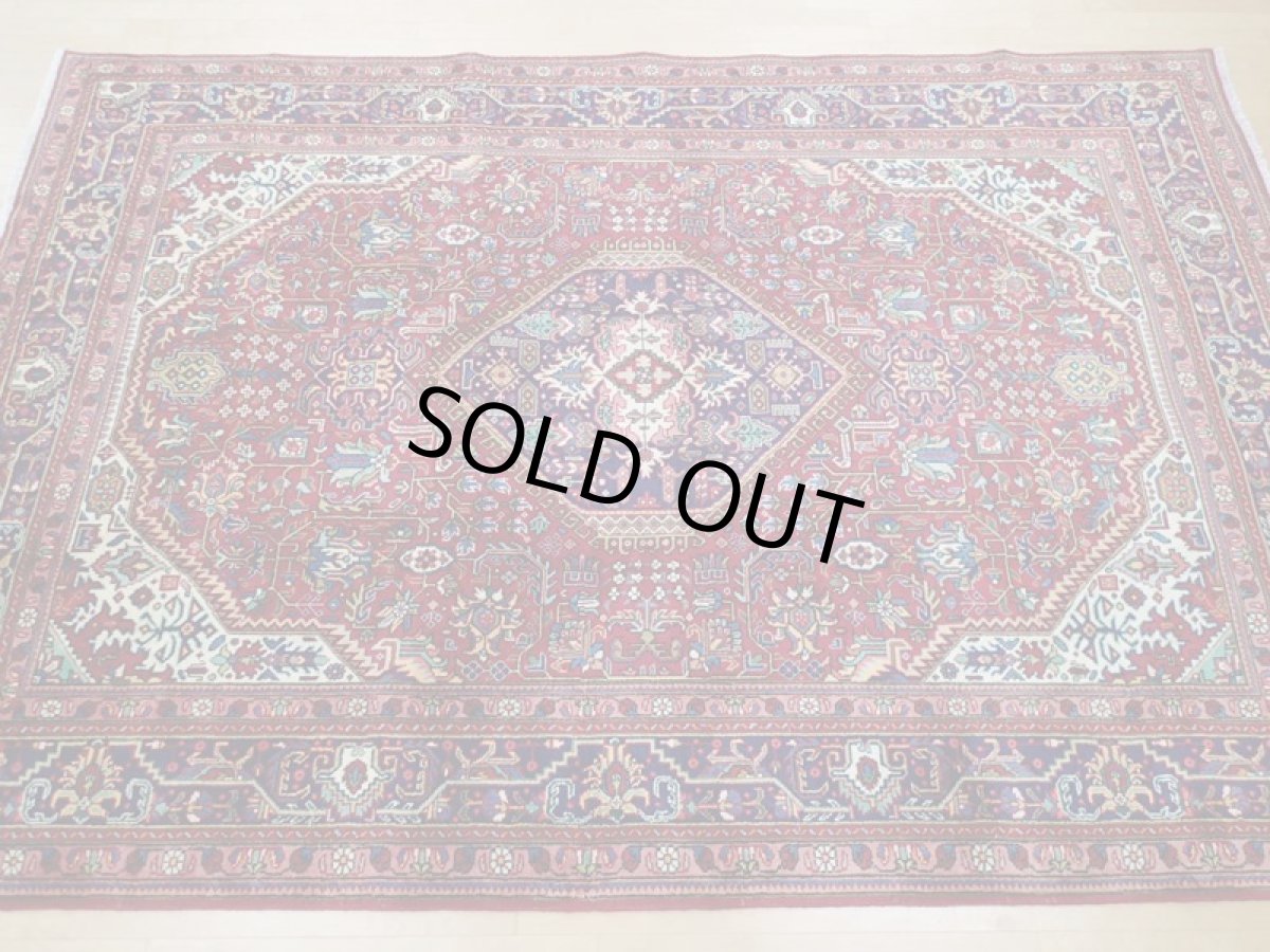 画像3: 良品 オールド ペルシャ 絨毯 タブリーズ リビング ダイニング 大判 3.7m 10畳 3人掛け コーナーソファ サイズ  365 x 244 cm z146 手織り トライバル ラグ 天然 ウール 敷物 マット カーペット 赤 メダリオン 草木 花 柄 ヴィンテージ ビンテージ OLD (3)