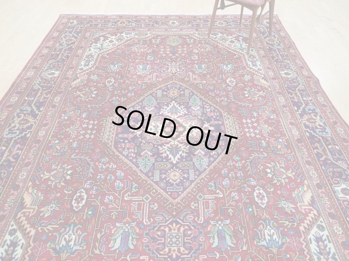 画像7: 良品 オールド ペルシャ 絨毯 タブリーズ リビング ダイニング 大判 3.7m 10畳 3人掛け コーナーソファ サイズ  365 x 244 cm z146 手織り トライバル ラグ 天然 ウール 敷物 マット カーペット 赤 メダリオン 草木 花 柄 ヴィンテージ ビンテージ OLD (7)