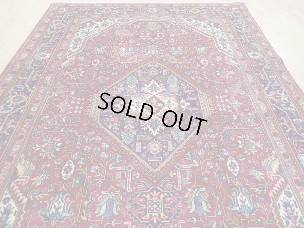 画像6: 良品 オールド ペルシャ 絨毯 タブリーズ リビング ダイニング 大判 3.7m 10畳 3人掛け コーナーソファ サイズ  365 x 244 cm z146 手織り トライバル ラグ 天然 ウール 敷物 マット カーペット 赤 メダリオン 草木 花 柄 ヴィンテージ ビンテージ OLD (6)