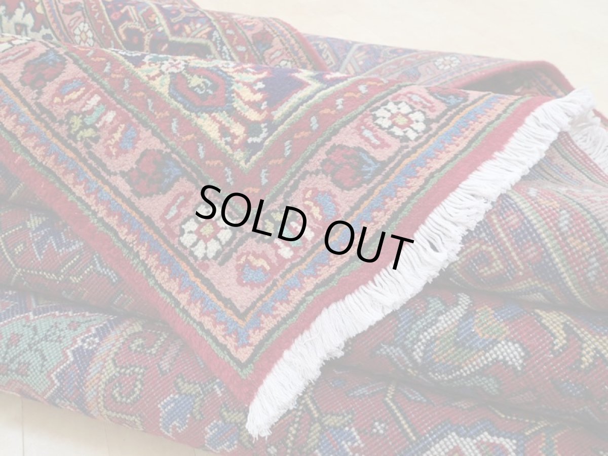 画像15: 良品 オールド ペルシャ 絨毯 タブリーズ リビング ダイニング 大判 3.7m 10畳 3人掛け コーナーソファ サイズ  365 x 244 cm z146 手織り トライバル ラグ 天然 ウール 敷物 マット カーペット 赤 メダリオン 草木 花 柄 ヴィンテージ ビンテージ OLD (15)