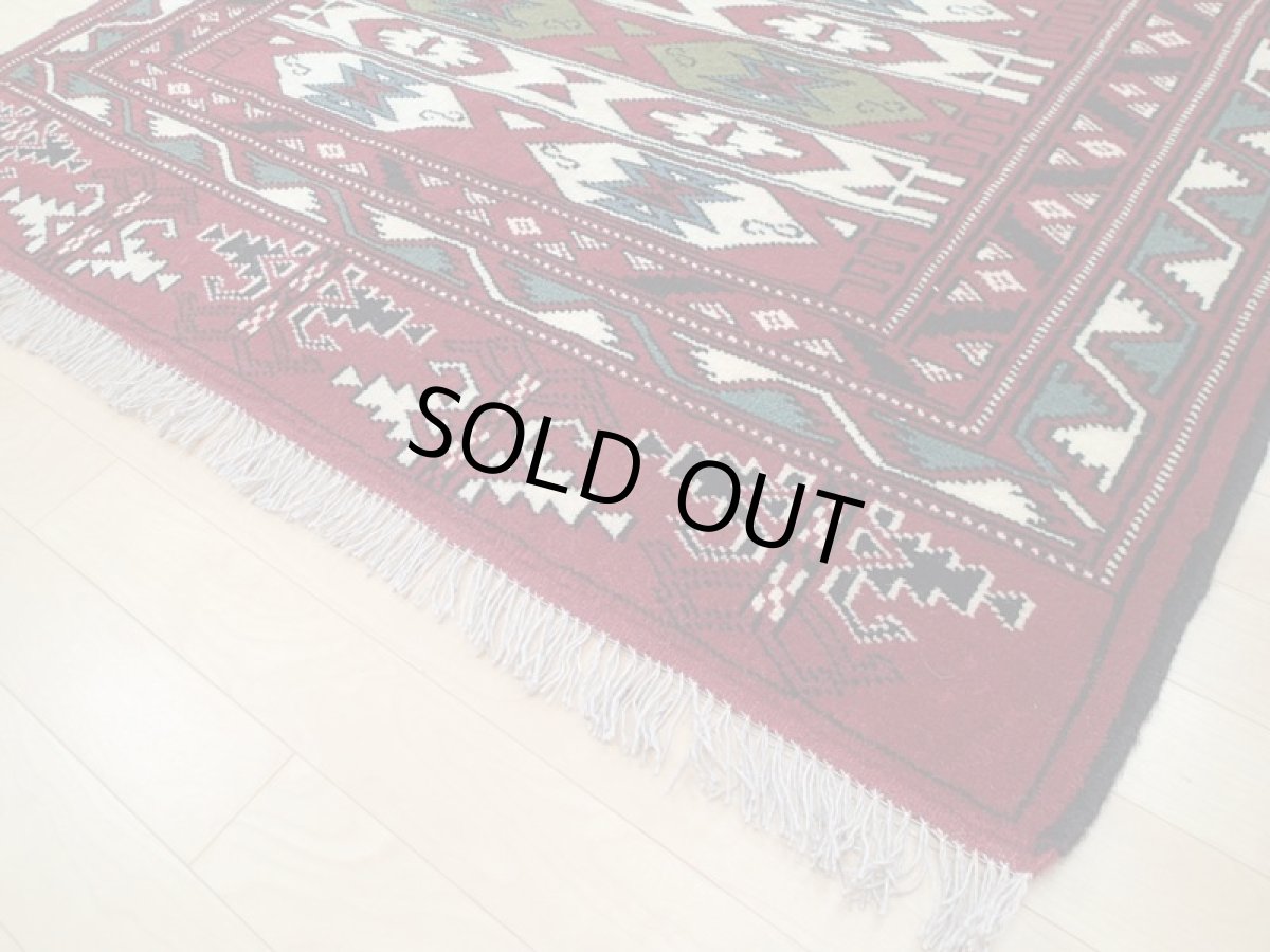 画像11: 新品 ペルシャ 絨毯 トルクメン リビング センター サイズ 2m 6畳 2人掛け ソファ サイズ 190 x 130 cm z180 ウール 天然 手織り トライバル ラグ 敷物 マット カーペット クリーム 民族 柄 ベッドサイドにもおすすめのサイズ (11)