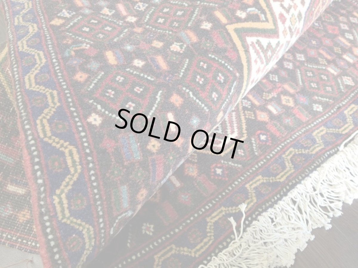 画像16: 新品 ペルシャ 絨毯 ハマダン 玄関 ドア マット サイズ 96 x 80 cm 13 ウール 天然 手織り トライバル ラグ 敷物 カーペット ブラック ネイビー 生成り 民族 動物 柄 (16)