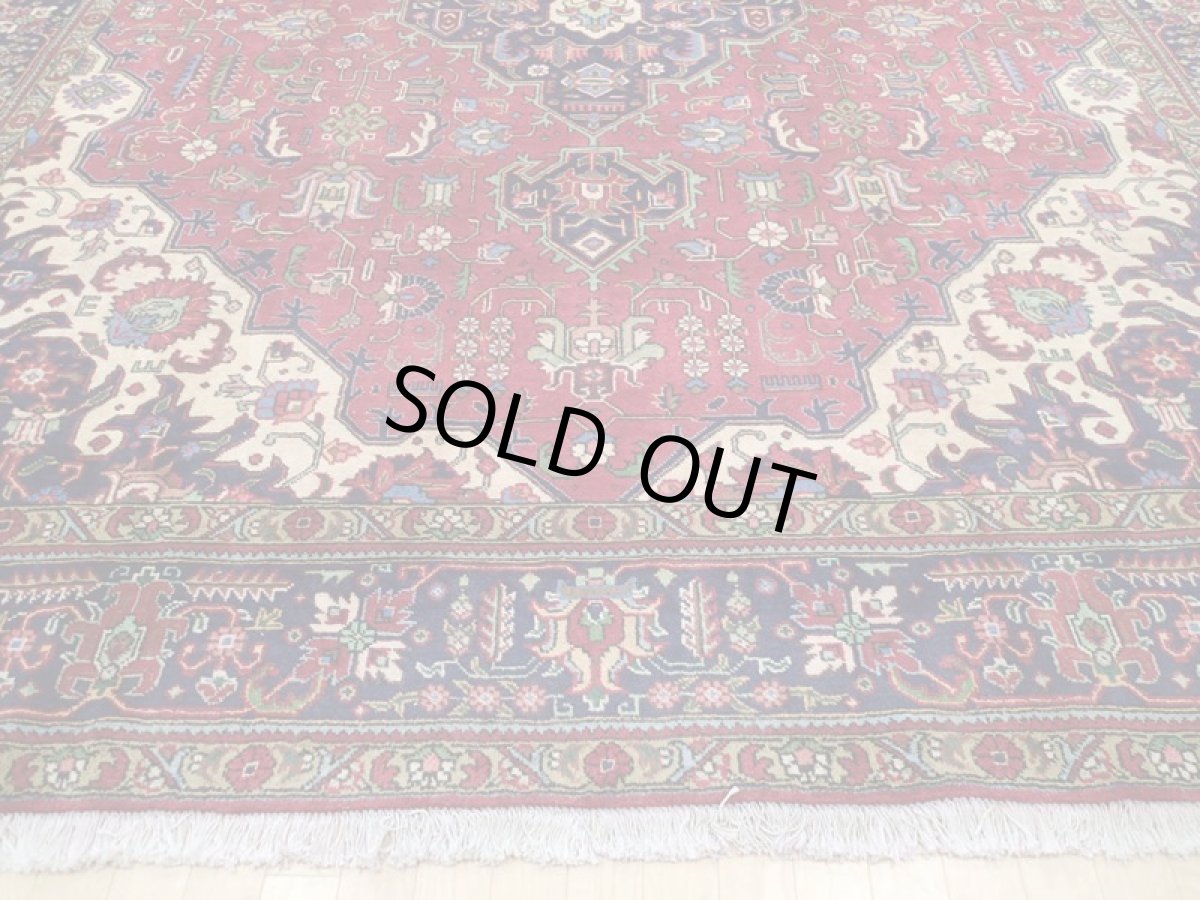 画像9: 良品 オールド ペルシャ 絨毯 タブリーズ リビング ダイニング 大判 4m 10畳 3人掛け コーナーソファ サイズ  387 x 285 cm z101 手織り トライバル ラグ 天然 ウール 敷物 マット カーペット 赤 メダリオン 草木 花 柄 ヴィンテージ ビンテージ OLD (9)