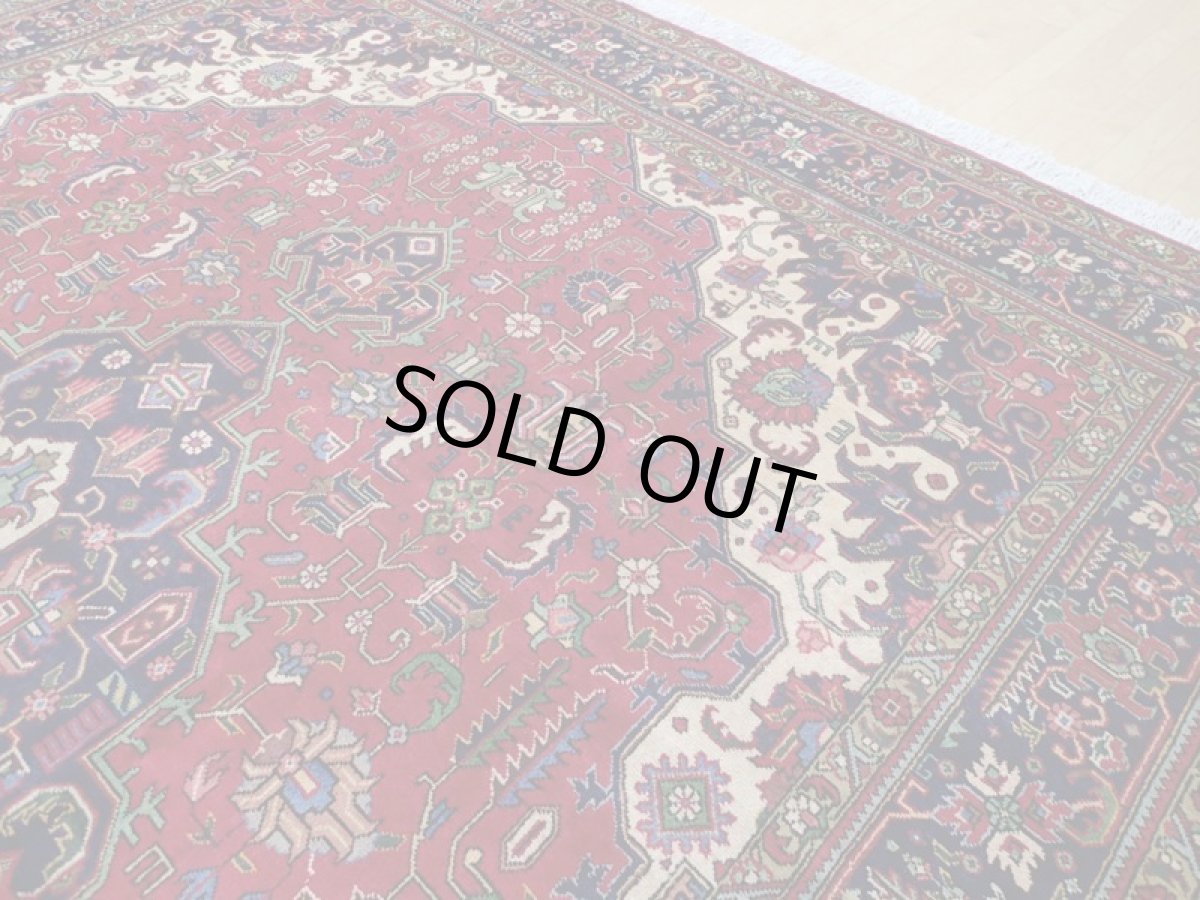 画像10: 良品 オールド ペルシャ 絨毯 タブリーズ リビング ダイニング 大判 4m 10畳 3人掛け コーナーソファ サイズ  387 x 285 cm z101 手織り トライバル ラグ 天然 ウール 敷物 マット カーペット 赤 メダリオン 草木 花 柄 ヴィンテージ ビンテージ OLD (10)