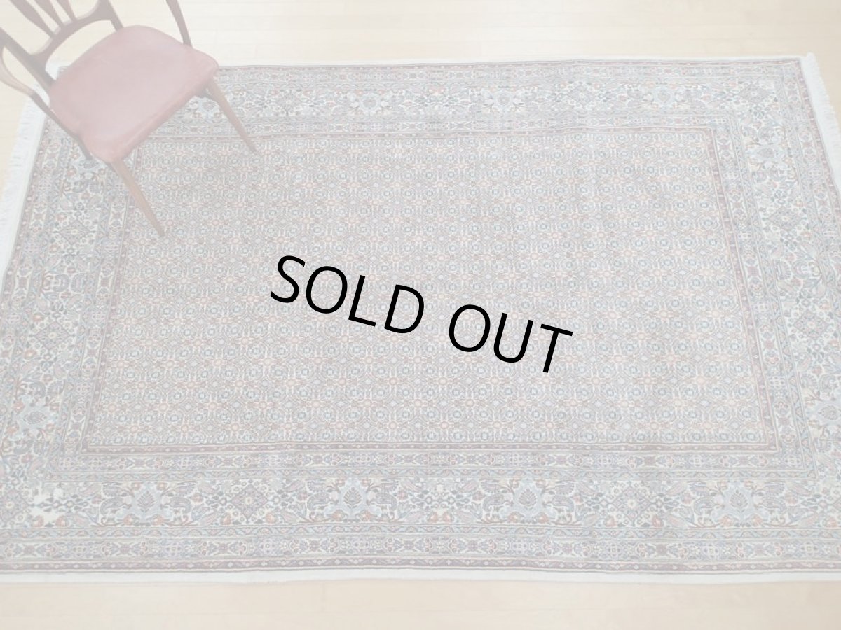 画像4: 新品 ペルシャ 絨毯 ビジャー(ムード) リビング ダイニング サイズ 3m 3畳 3人掛け ソファ サイズ 300 x 192 cm z131 ウール シルク 天然 手織り トライバル ラグ 敷物 マット カーペット クリーム マヒ 柄 (4)