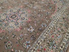 画像10: 新品 ペルシャ 絨毯 カシャーン リビング ダイニング サイズ 3.2m 6畳程度 3人掛け ソファ サイズ 318 x 197 cm 157 肉厚 ウール 天然 手織り トライバル ラグ 敷物 マット カーペット ブラウン グレー ピンク 茶 灰 (10)