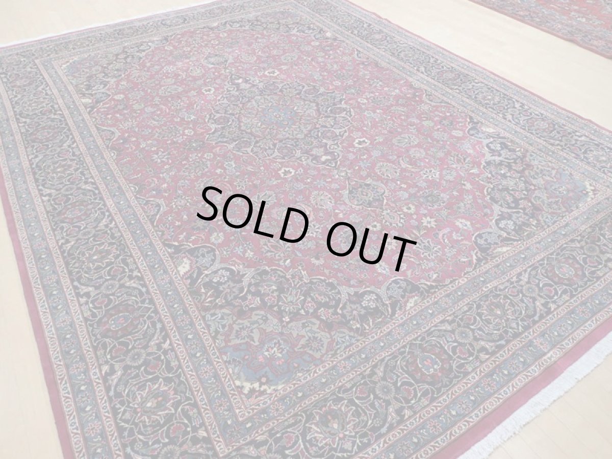 画像5: 美品 ペルシャ 絨毯 カシャーン リビング ダイニング 大判 4m 10畳 3人掛け コーナーソファ サイズ 405 x 305 cm z163 肉厚 ウール 天然 手織り トライバル ラグ 敷物 マット カーペット 紫 パープル メダリオン 草木 花 アラベスク 柄 ヴィンテージ ビンテージ OLD (5)