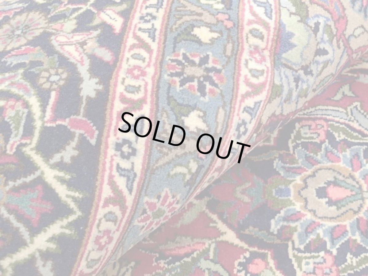 画像13: 美品 ペルシャ 絨毯 カシャーン リビング ダイニング 大判 4m 10畳 3人掛け コーナーソファ サイズ 405 x 305 cm z163 肉厚 ウール 天然 手織り トライバル ラグ 敷物 マット カーペット 紫 パープル メダリオン 草木 花 アラベスク 柄 ヴィンテージ ビンテージ OLD (13)