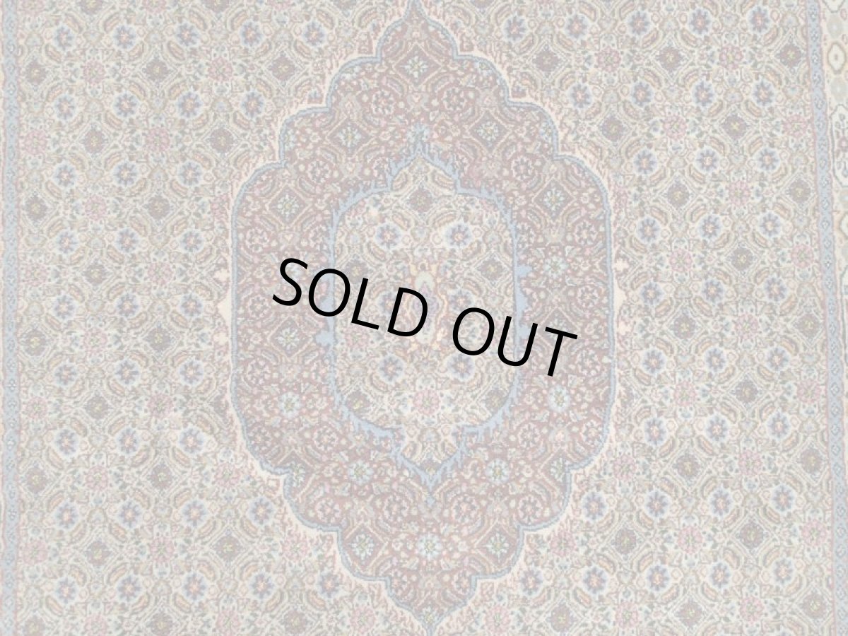 画像11: 新品 ペルシャ 絨毯 ビジャー(ムード) リビング センター サイズ 2m 3帖 2人掛け ソファ サイズ 197 x 144 cm z105 ウール シルク 天然 手織り トライバル ラグ 敷物 マット カーペット クリーム メダリオン マヒ 柄 ベッドサイドにもおすすめのサイズ (11)