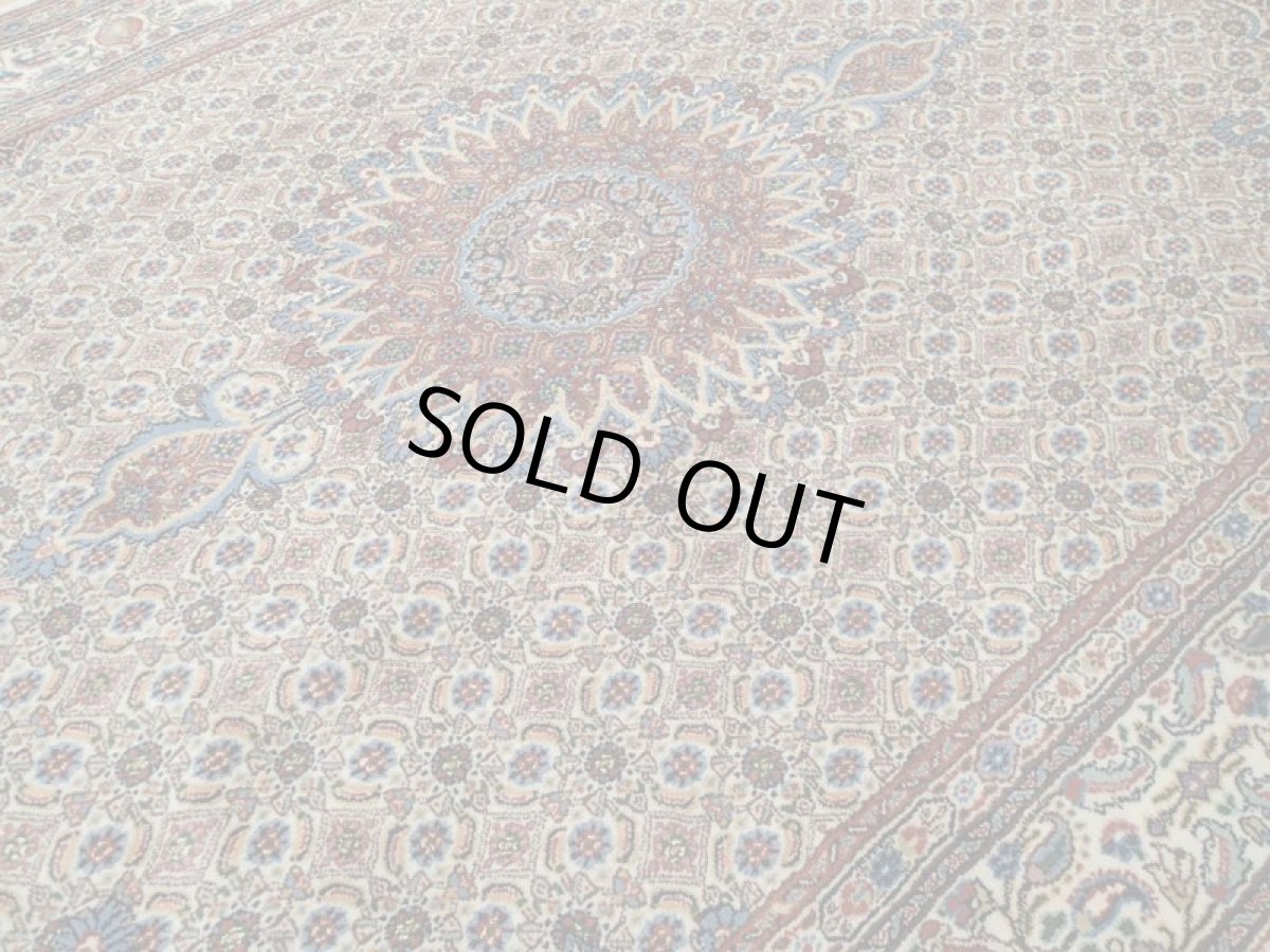 画像9: 新品 ペルシャ 絨毯 ビジャー(ムード) リビング ダイニング サイズ 2.4m 3畳 3人掛け ソファ サイズ 235 x 164 cm z120 ウール シルク 天然 手織り トライバル ラグ 敷物 マット カーペット クリーム マヒ ヘラティ 柄 ベッドサイドにも (9)