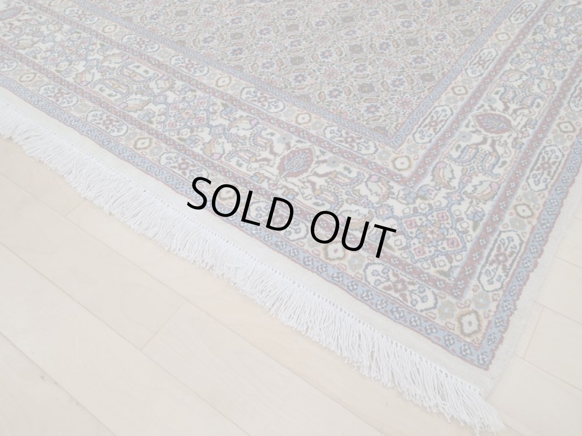 画像10: 新品 ペルシャ 絨毯 ビジャー(ムード) リビング センター サイズ 2m 3帖 2人掛け ソファ サイズ 197 x 144 cm z105 ウール シルク 天然 手織り トライバル ラグ 敷物 マット カーペット クリーム メダリオン マヒ 柄 ベッドサイドにもおすすめのサイズ (10)