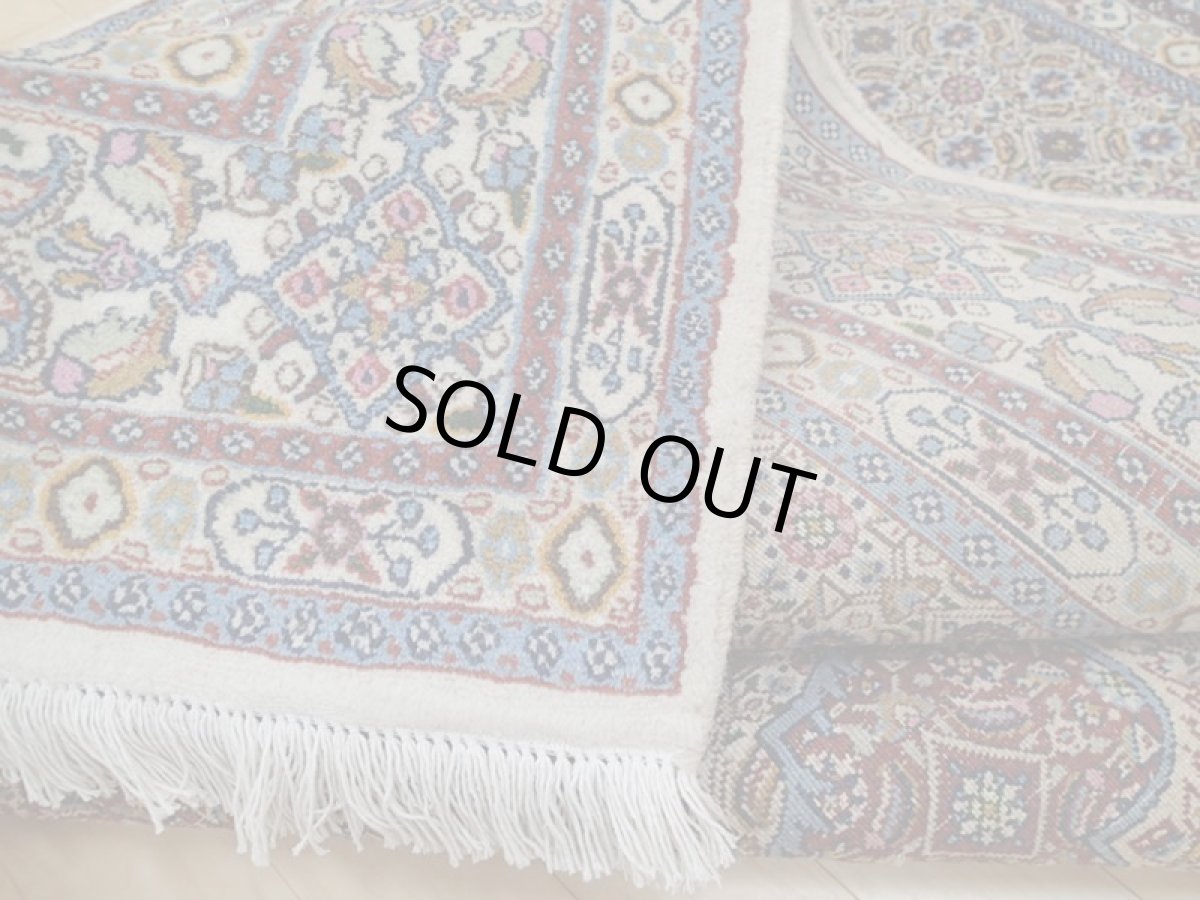 画像14: 新品 ペルシャ 絨毯 ビジャー(ムード) リビング センター サイズ 2m 3帖 2人掛け ソファ サイズ 197 x 144 cm z105 ウール シルク 天然 手織り トライバル ラグ 敷物 マット カーペット クリーム メダリオン マヒ 柄 ベッドサイドにもおすすめのサイズ (14)