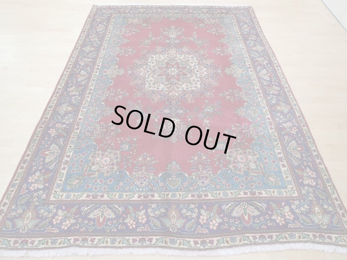 画像3: 良品 オールド ペルシャ 絨毯 タブリーズ リビング ダイニング 大判 3m 6畳 3人掛けソファ サイズ  300 x 208 cm z137 手織り トライバル ラグ 天然 ウール 敷物 マット カーペット 赤 メダリオン ヴィンテージ ビンテージ (3)