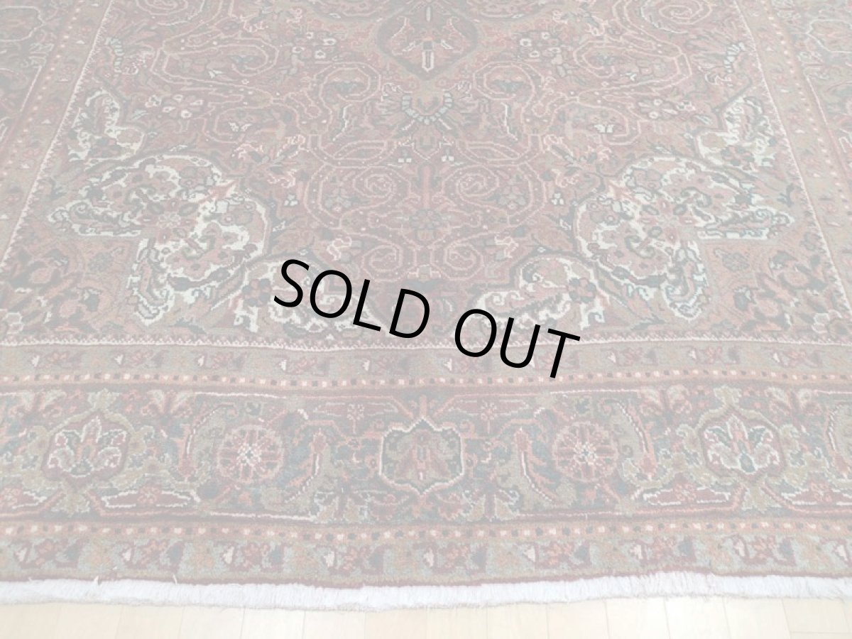 画像7: 良品 オールド ペルシャ 絨毯 ゲラバン リビング ダイニング 大判 3m 6畳 3人掛けソファ サイズ  295 x 207 cm z217 肉厚 ウール 天然 手織り トライバル ラグ 敷物 マット カーペット 茶 グレー メダリオン ヴィンテージ ビンテージ (7)