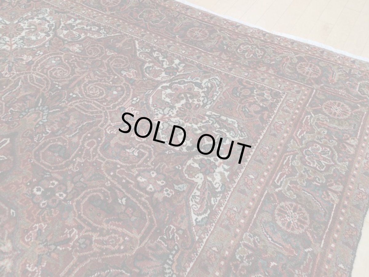 画像8: 良品 オールド ペルシャ 絨毯 ゲラバン リビング ダイニング 大判 3m 6畳 3人掛けソファ サイズ  295 x 207 cm z217 肉厚 ウール 天然 手織り トライバル ラグ 敷物 マット カーペット 茶 グレー メダリオン ヴィンテージ ビンテージ (8)