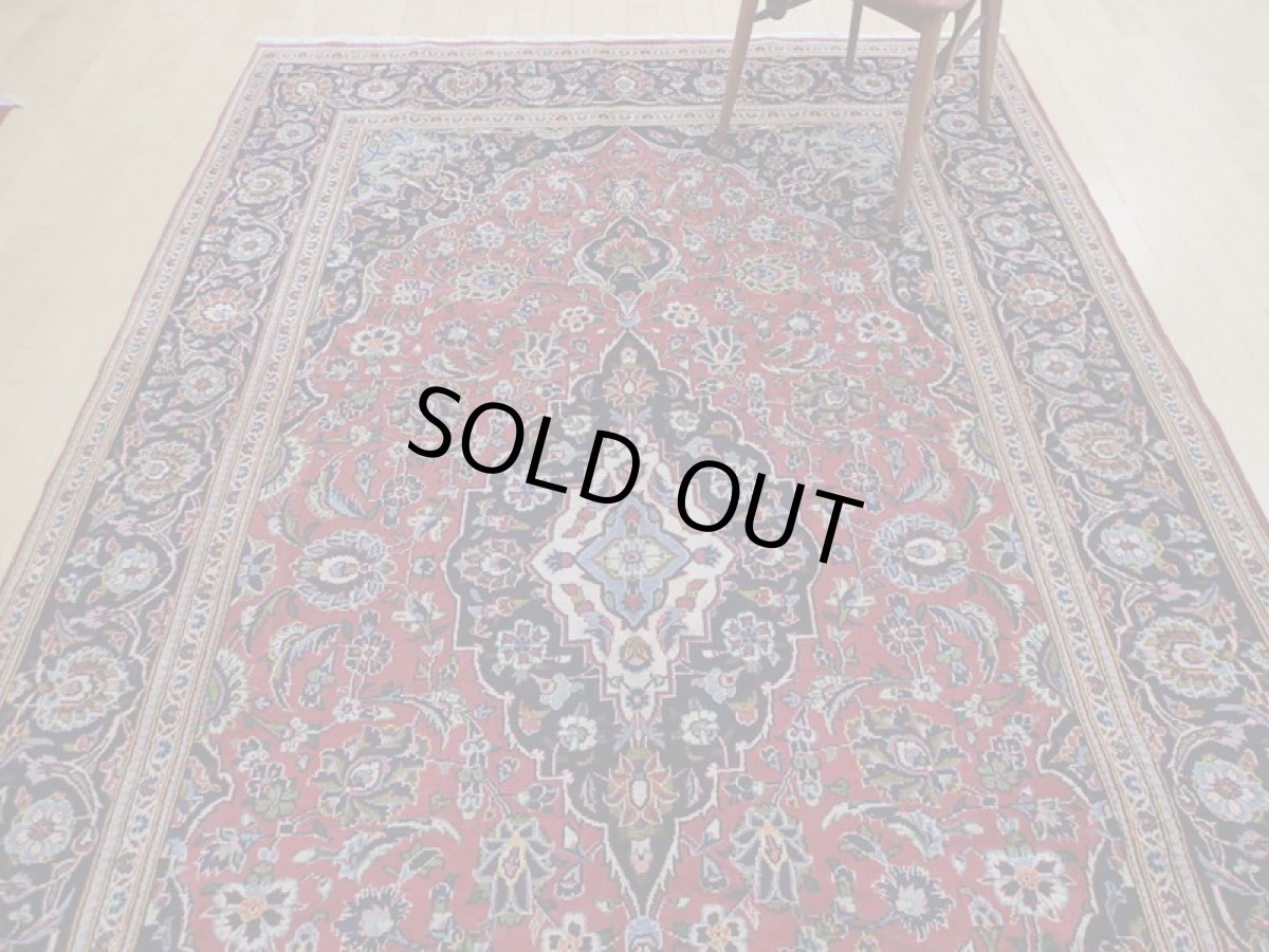 画像6: 美品 ペルシャ 絨毯 カシャーン リビング ダイニング 大判 3.2m 6畳 3人掛けソファ サイズ  318 x 195 cm z133 手織り トライバル ラグ 天然 ウール 敷物 マット カーペット 赤 オレンジ メダリオン ヴィンテージ ビンテージ (6)