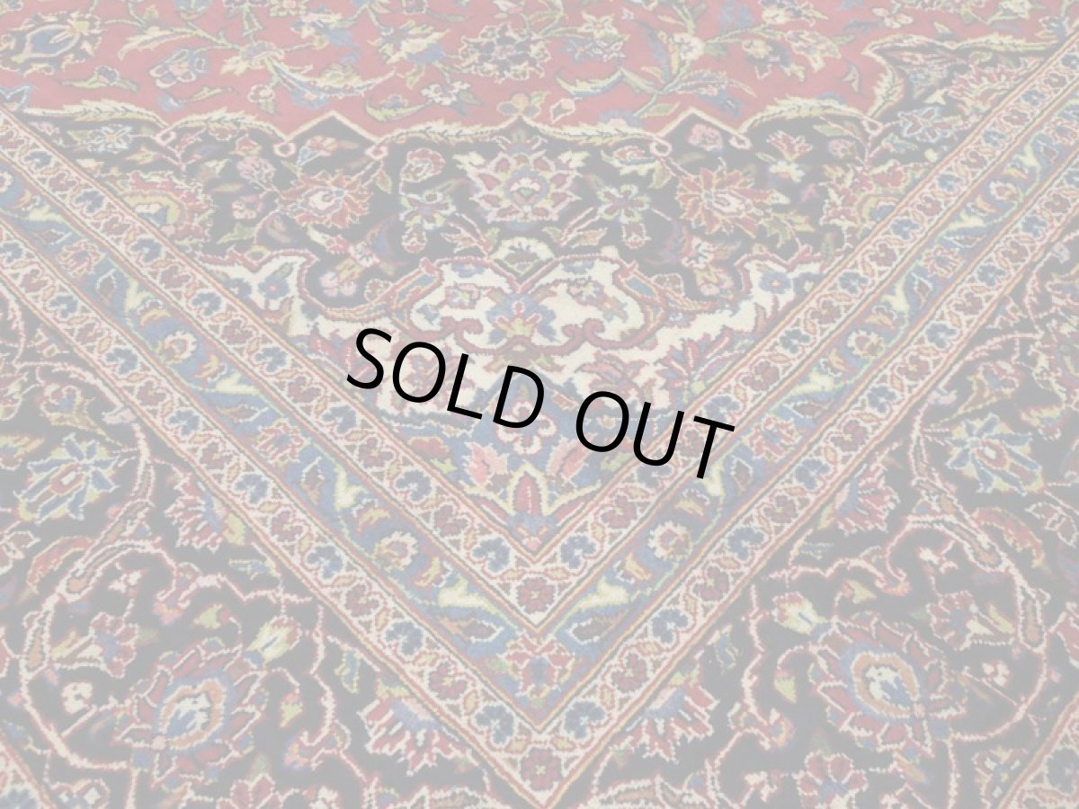 画像9: 美品 ペルシャ 絨毯 カシャーン リビング ダイニング 大判 3.8m 10畳 3人掛けソファ サイズ  375 x 265 cm z113 肉厚 ウール 手織り トライバル ラグ 天然 敷物 マット カーペット 赤 メダリオン ヴィンテージ ビンテージ (9)