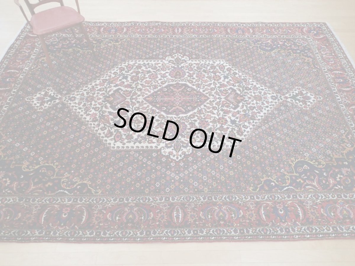 画像4: 新品同様 デッドストック 経年100年〜 ペルシャ 絨毯 バクティヤリ リビング ダイニング 大判 3.8m 10畳 3人掛けソファ サイズ 375 x 265 cm 170 天然 草木染 ウール 手織り トライバル ラグ 敷物 マット カーペット アンティーク ヴィンテージ ビンテージ (4)