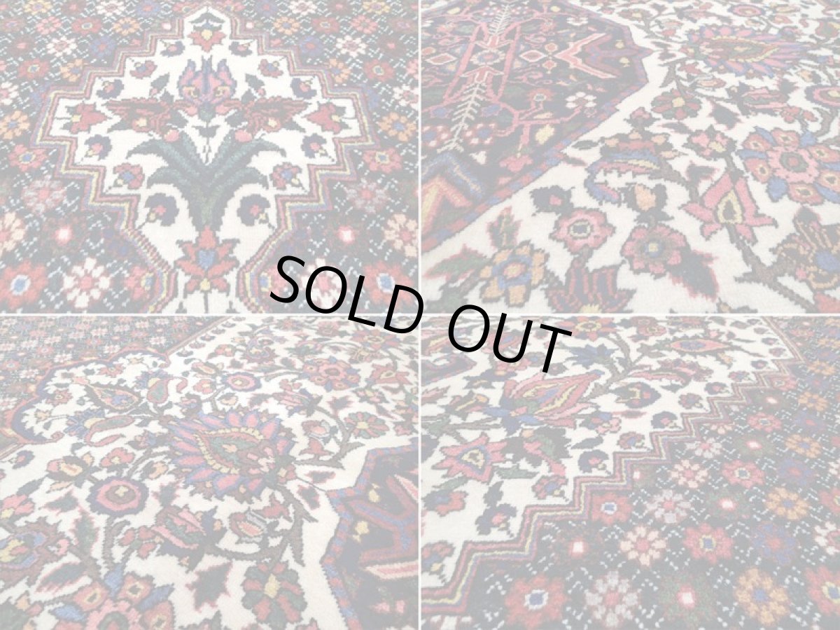 画像16: 新品同様 デッドストック 経年100年〜 ペルシャ 絨毯 バクティヤリ リビング ダイニング 大判 3.8m 10畳 3人掛けソファ サイズ 375 x 265 cm 170 天然 草木染 ウール 手織り トライバル ラグ 敷物 マット カーペット アンティーク ヴィンテージ ビンテージ (16)