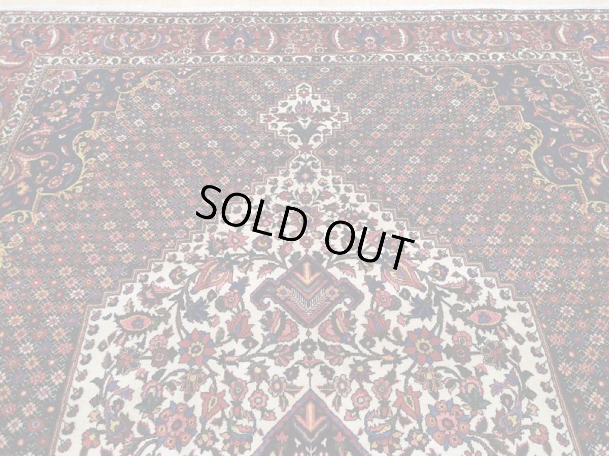 画像7: 新品同様 デッドストック 経年100年〜 ペルシャ 絨毯 バクティヤリ リビング ダイニング 大判 3.8m 10畳 3人掛けソファ サイズ 375 x 265 cm 170 天然 草木染 ウール 手織り トライバル ラグ 敷物 マット カーペット アンティーク ヴィンテージ ビンテージ (7)