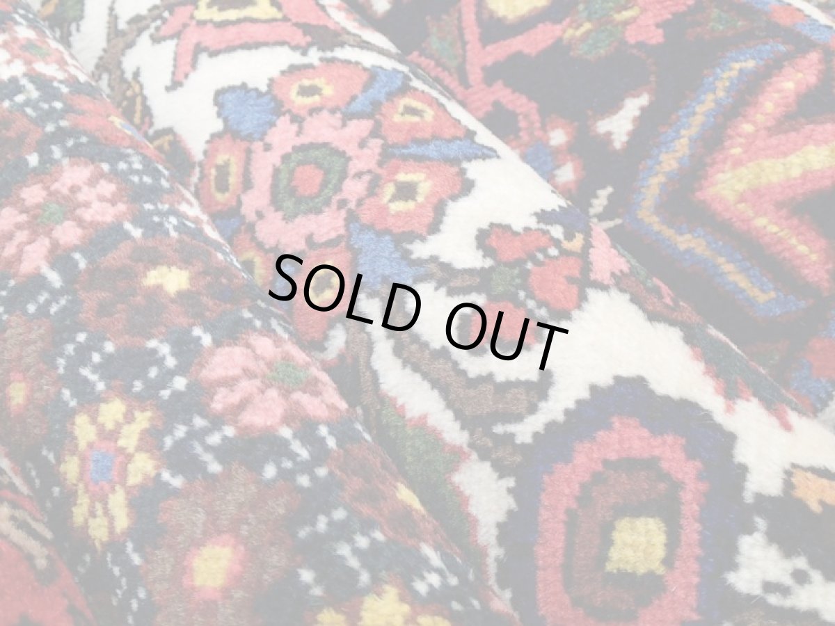 画像14: 新品同様 デッドストック 経年100年〜 ペルシャ 絨毯 バクティヤリ リビング ダイニング 大判 3.8m 10畳 3人掛けソファ サイズ 375 x 265 cm 170 天然 草木染 ウール 手織り トライバル ラグ 敷物 マット カーペット アンティーク ヴィンテージ ビンテージ (14)