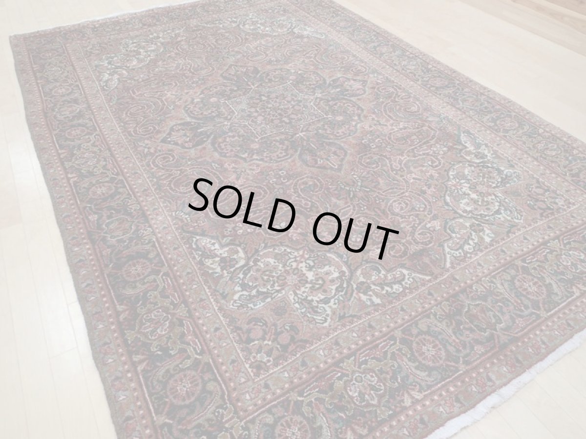 画像4: 良品 オールド ペルシャ 絨毯 ゲラバン リビング ダイニング 大判 3m 6畳 3人掛けソファ サイズ  300 x 210 cm z220 肉厚 ウール 天然 手織り トライバル ラグ 敷物 マット カーペット 茶 グレー メダリオン ヴィンテージ ビンテージ (4)