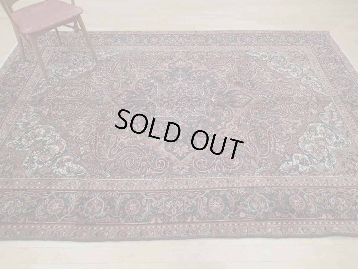 画像3: 良品 オールド ペルシャ 絨毯 ゲラバン リビング ダイニング 大判 3m 6畳 3人掛けソファ サイズ  300 x 210 cm z220 肉厚 ウール 天然 手織り トライバル ラグ 敷物 マット カーペット 茶 グレー メダリオン ヴィンテージ ビンテージ (3)