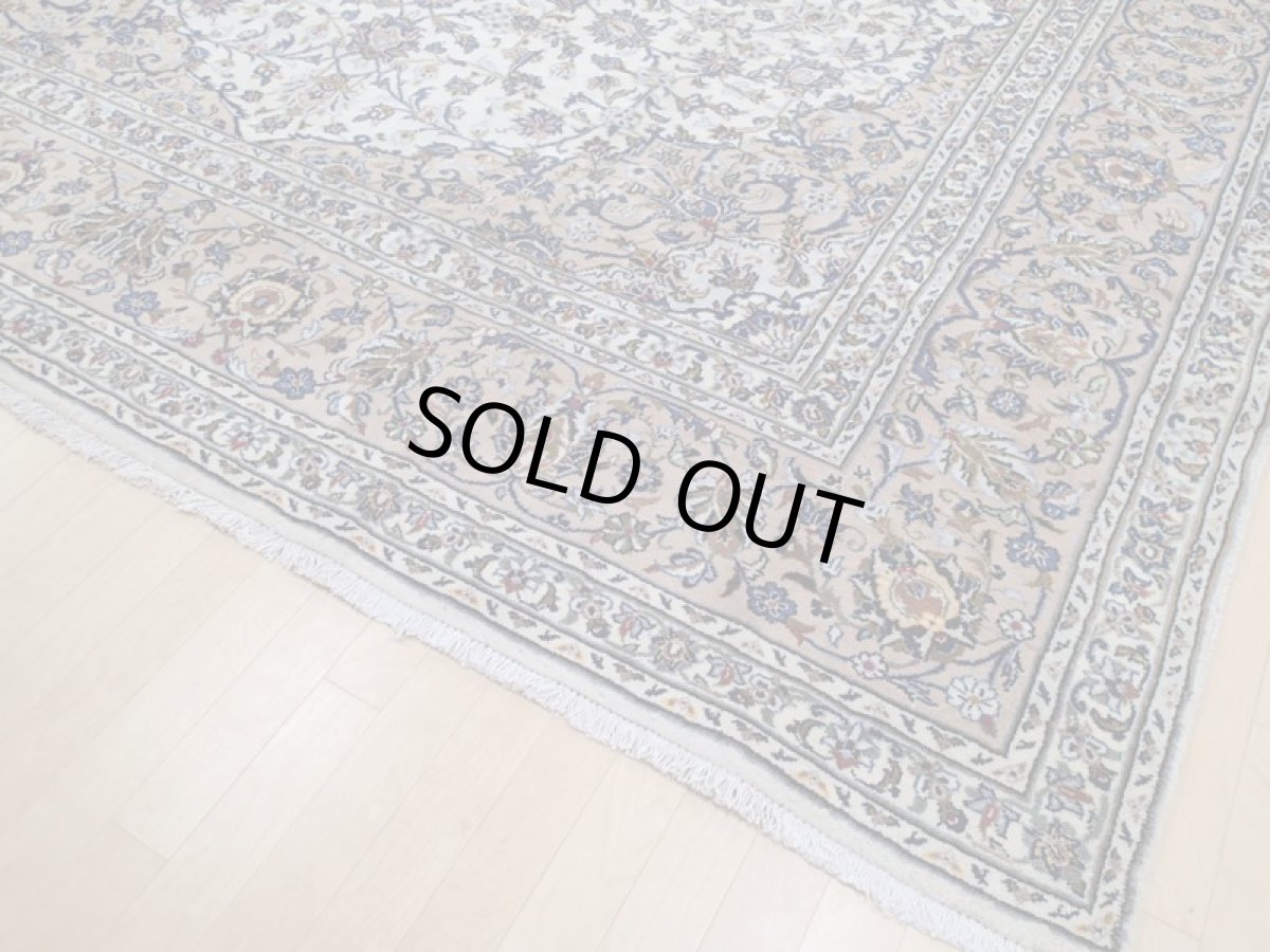 画像9: 良品 ペルシャ 絨毯 カシャーン リビング ダイニング 大判 4m 10畳 3人掛けソファ サイズ  407 x 304 cm z140 肉厚 ウール 手織り トライバル ラグ 天然 敷物 マット カーペット 生成り メダリオン ヴィンテージ ビンテージ (9)