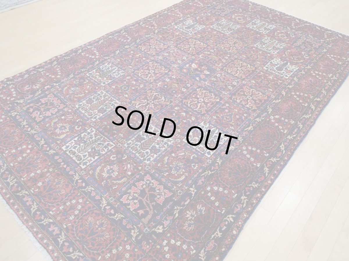 画像6: 良品 経年60年程度 ペルシャ 絨毯 バクティヤリ リビング ダイニング 大判 3m 6畳 3人掛けソファ サイズ 324 x 204 cm 174 天然 草木染 ウール 手織り トライバル ラグ 敷物 マット カーペット へシティ パネル ブロック 柄オールド アンティーク ヴィンテージ ビンテージ (6)